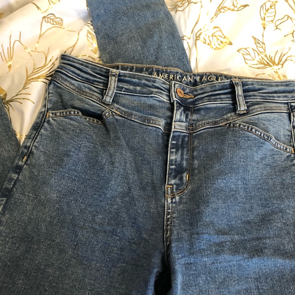 American Eagle Super High Rise Jegging